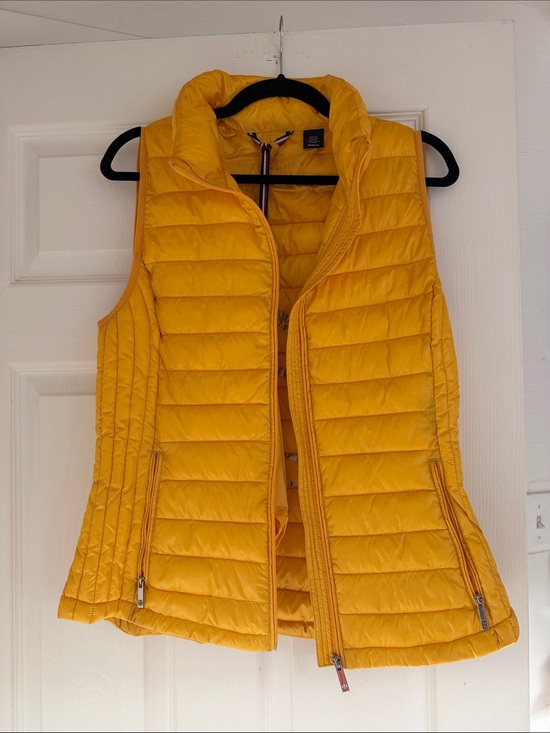 Tommy Hilfiger Jackets & Blazers - Tommy Hilfiger Yellow Quilted Puffer Vest